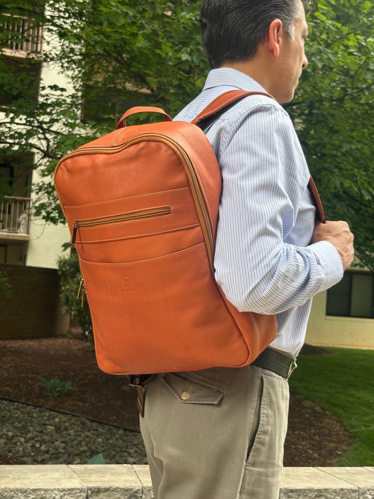 Alex – Leather Backpack