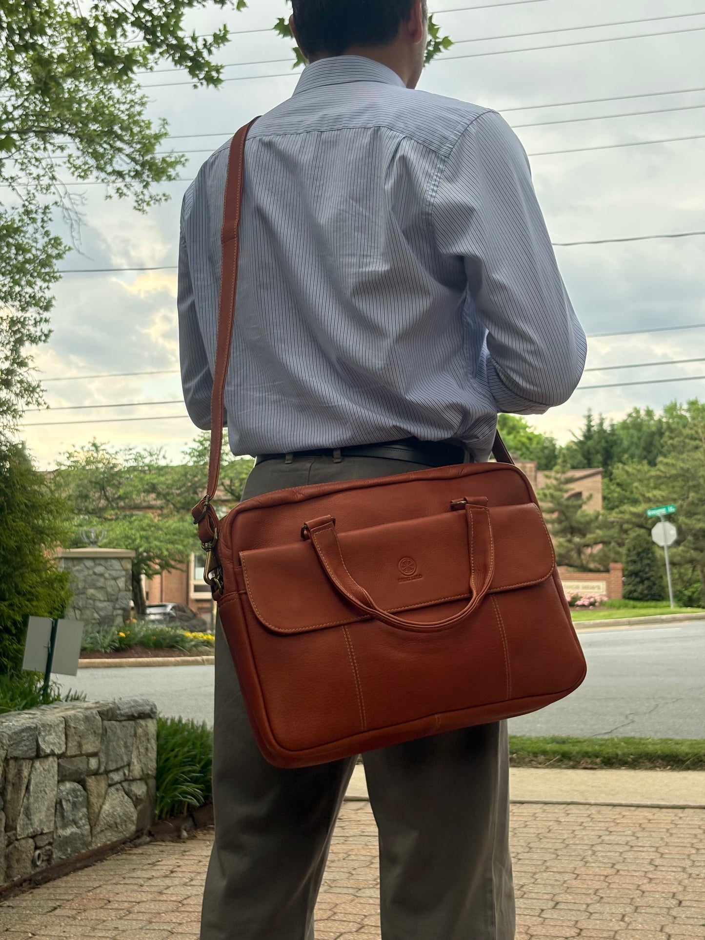 Lorenzo – Leather Messenger Bag with Laptop Pocket