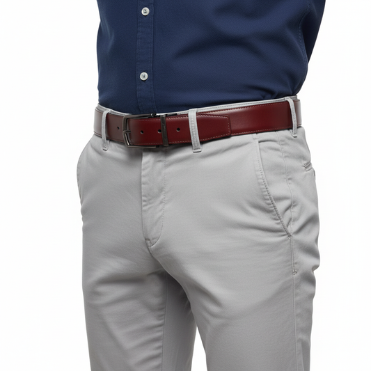 Modelo con correa burgundy reversible